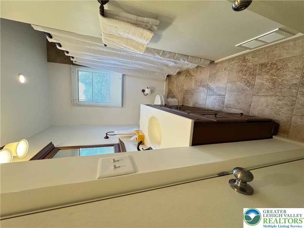 2620 West Livingston Street Property Photo 33