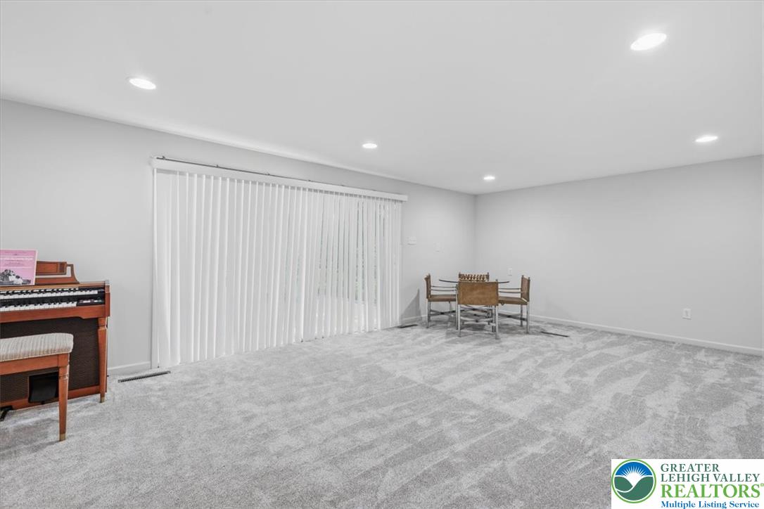 2620 West Livingston Street Property Photo 37
