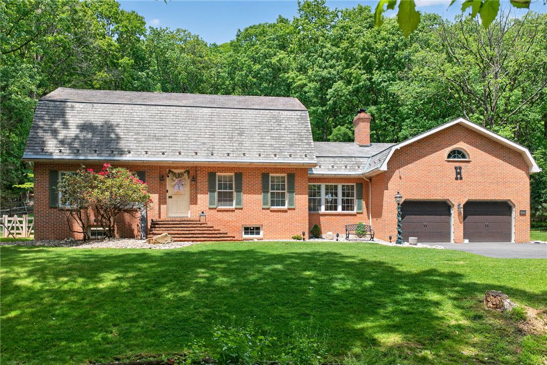 595 Walnut Avenue Property Photo 2