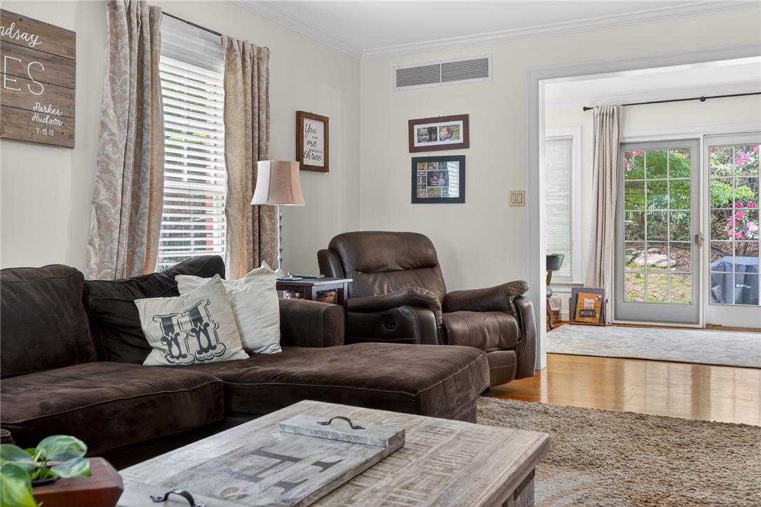 595 Walnut Avenue Property Photo 29