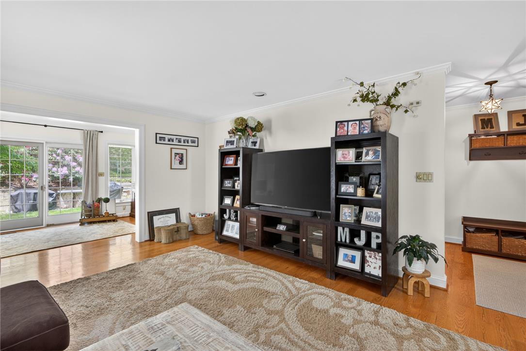595 Walnut Avenue Property Photo 33