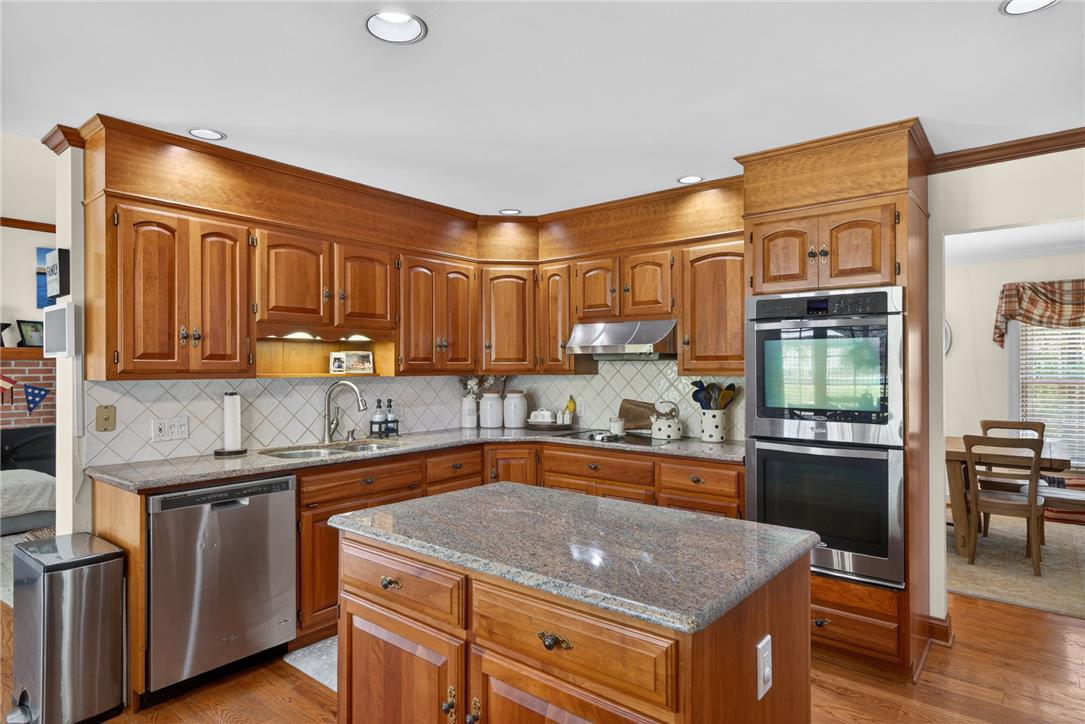 595 Walnut Avenue Property Photo 39