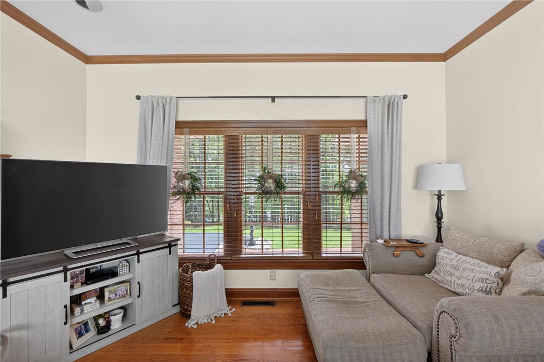 595 Walnut Avenue Property Photo 49