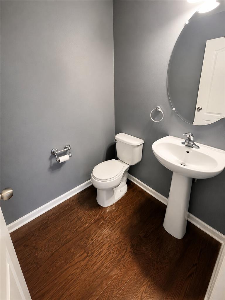 5960 Valley Forge Drive Property Photo 10
