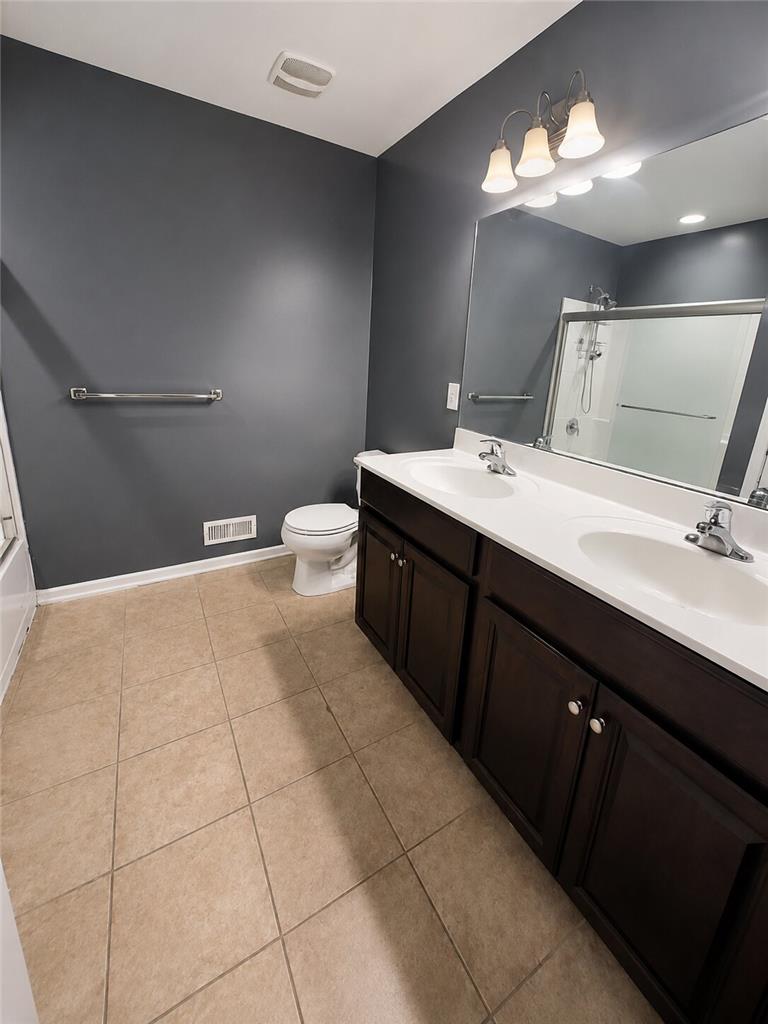 5960 Valley Forge Drive Property Photo 11