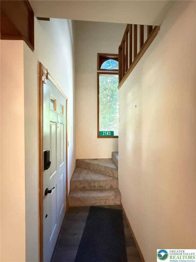 2143 Rosemont Drive Property Photo 11