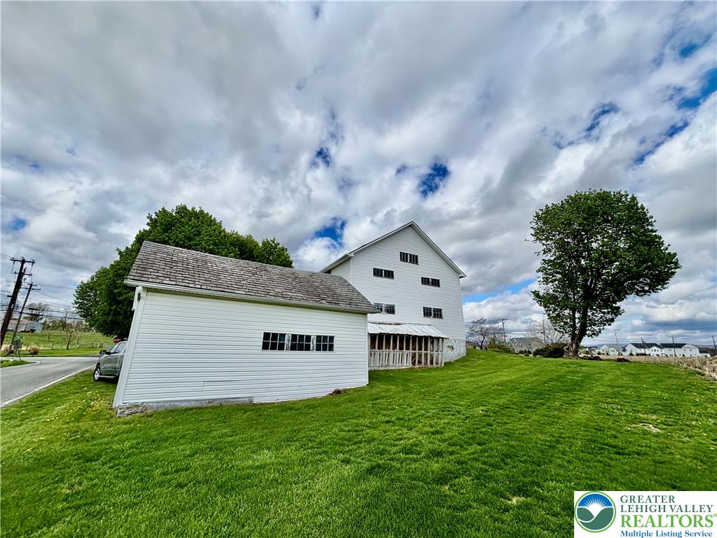 282 Young Road Property Photo 7