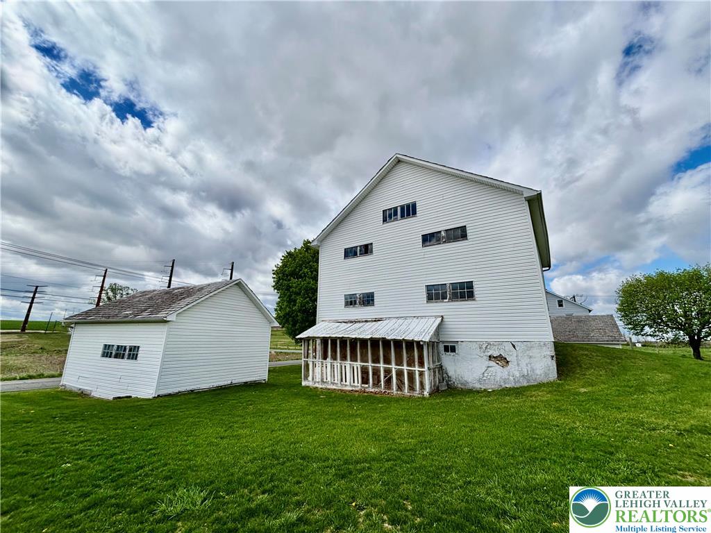 282 Young Road Property Photo 8
