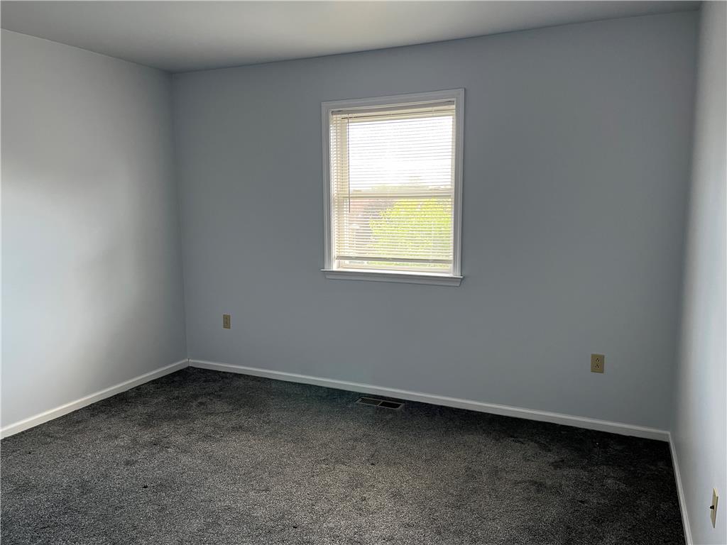 2635 Middle Way Property Photo 6
