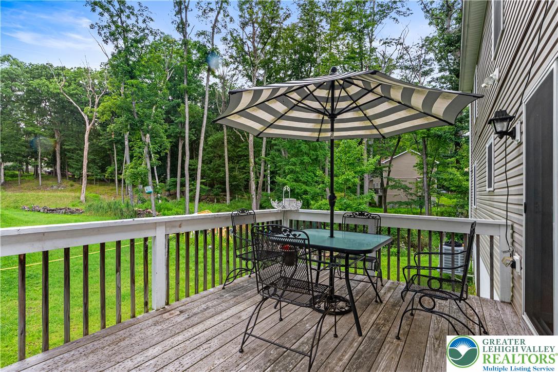 195 Sunrise Loop Property Photo 6