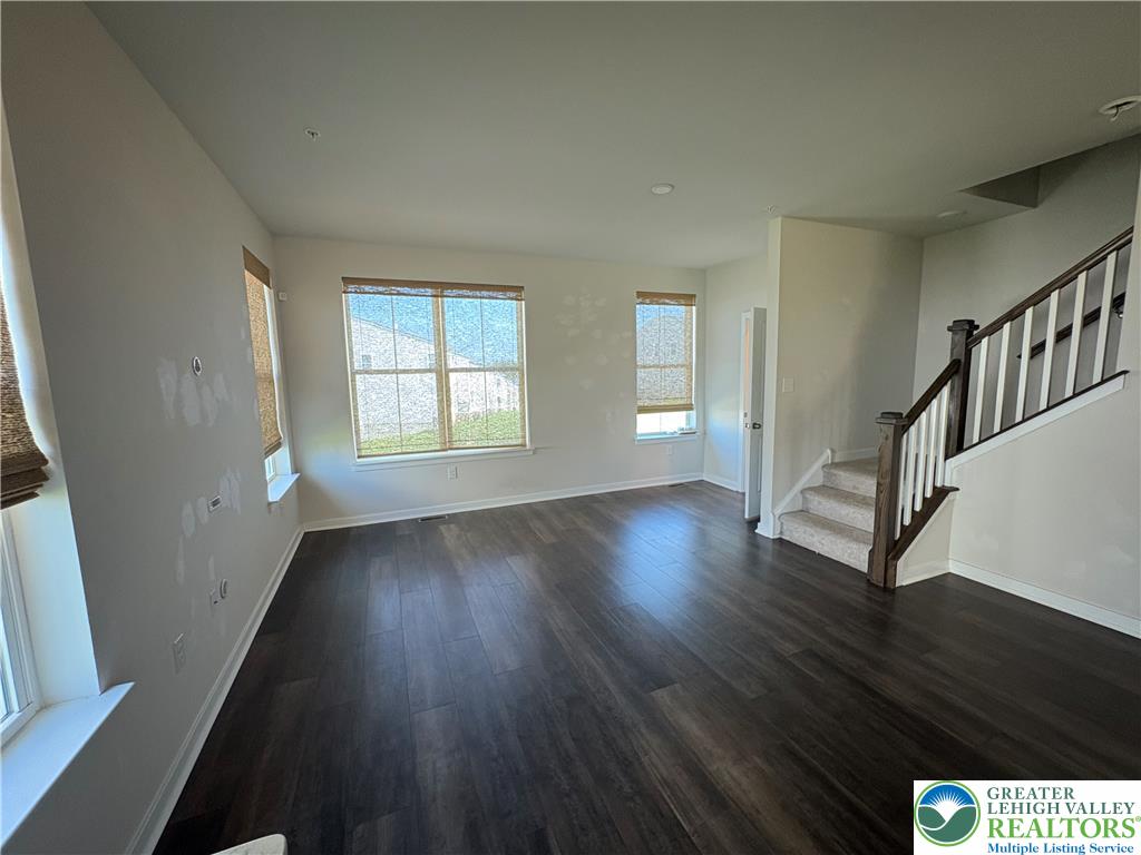 4946 Brookside Court Property Photo 5