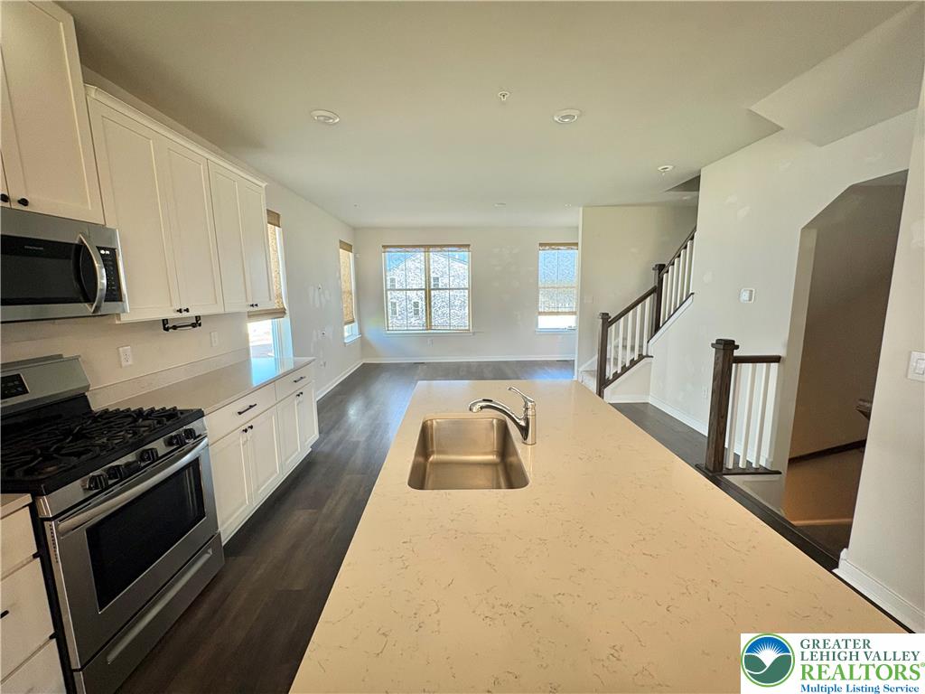 4946 Brookside Court Property Photo 10