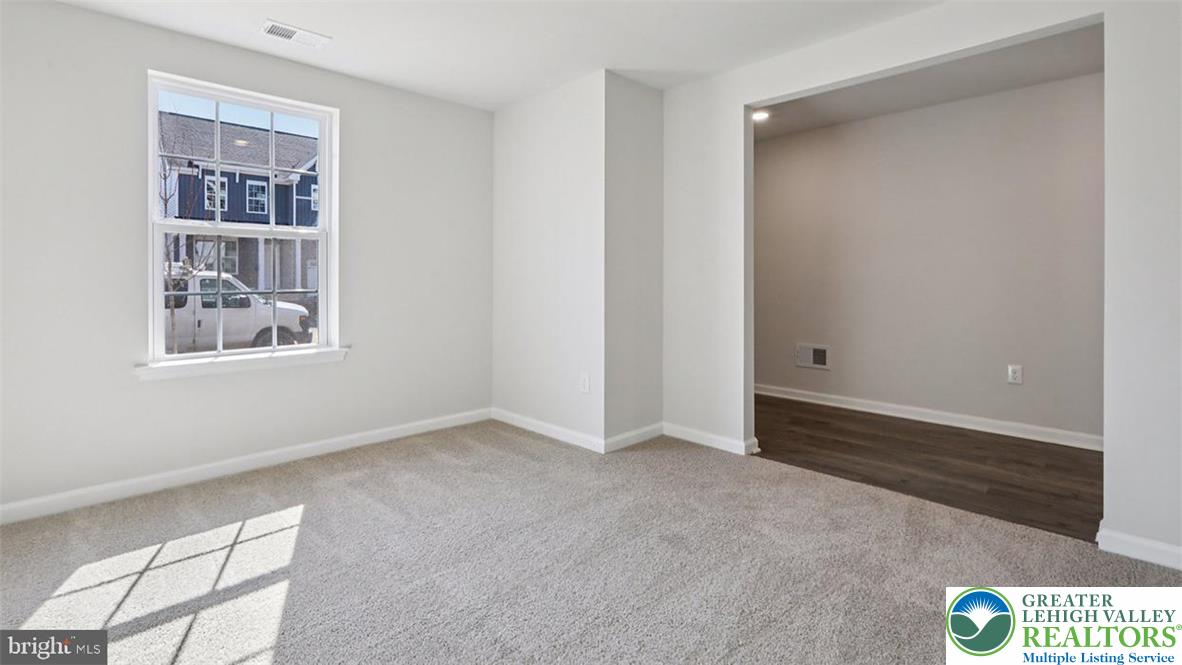126 Winding Road Property Photo 4