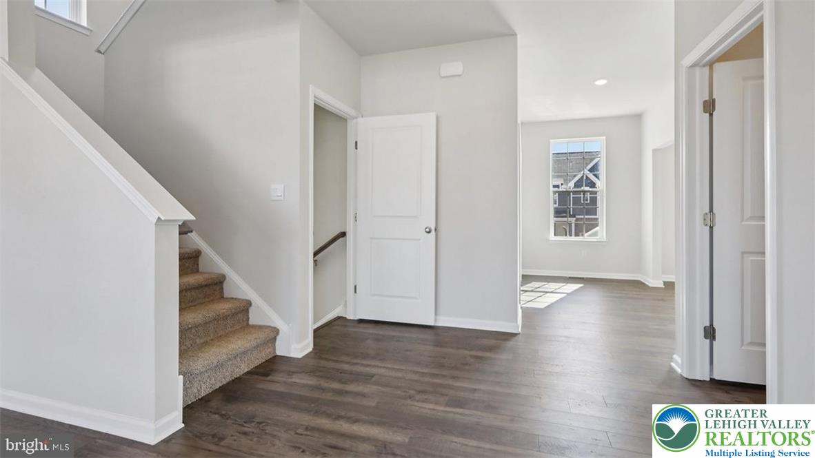 126 Winding Road Property Photo 7