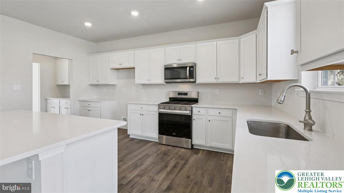 126 Winding Road Property Photo 17