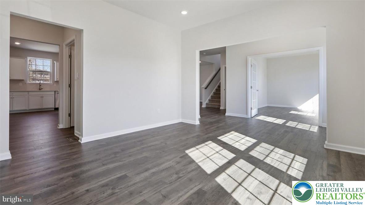 126 Winding Road Property Photo 33