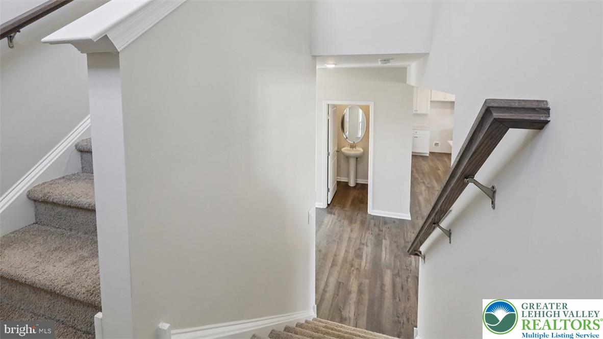 126 Winding Road Property Photo 36