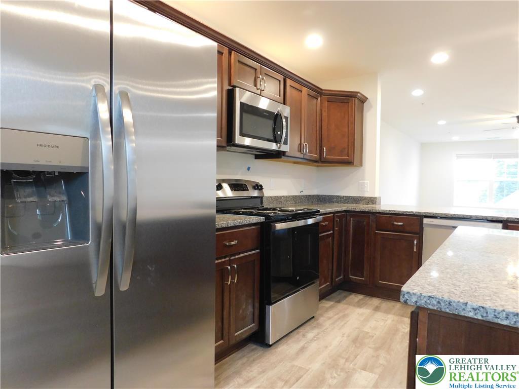 1549 Burkhardt Street C Property Photo 3
