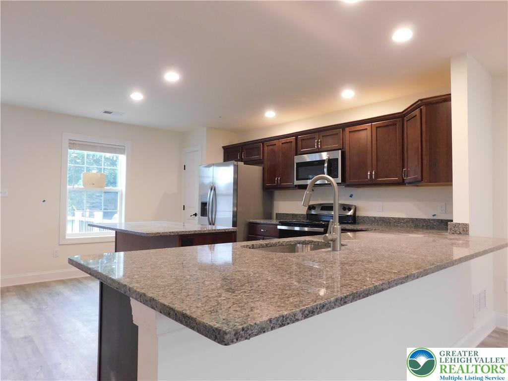 1549 Burkhardt Street C Property Photo 6