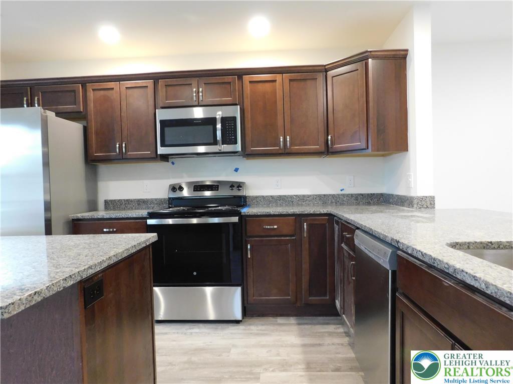1549 Burkhardt Street C Property Photo 7
