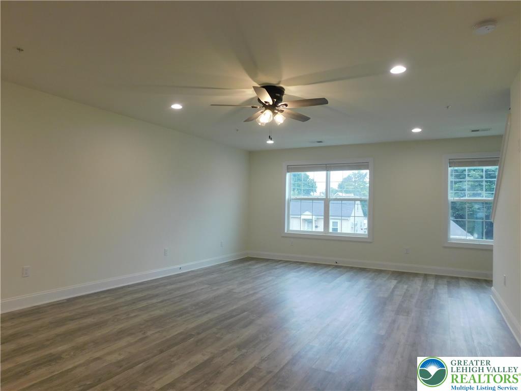 1549 Burkhardt Street C Property Photo 14