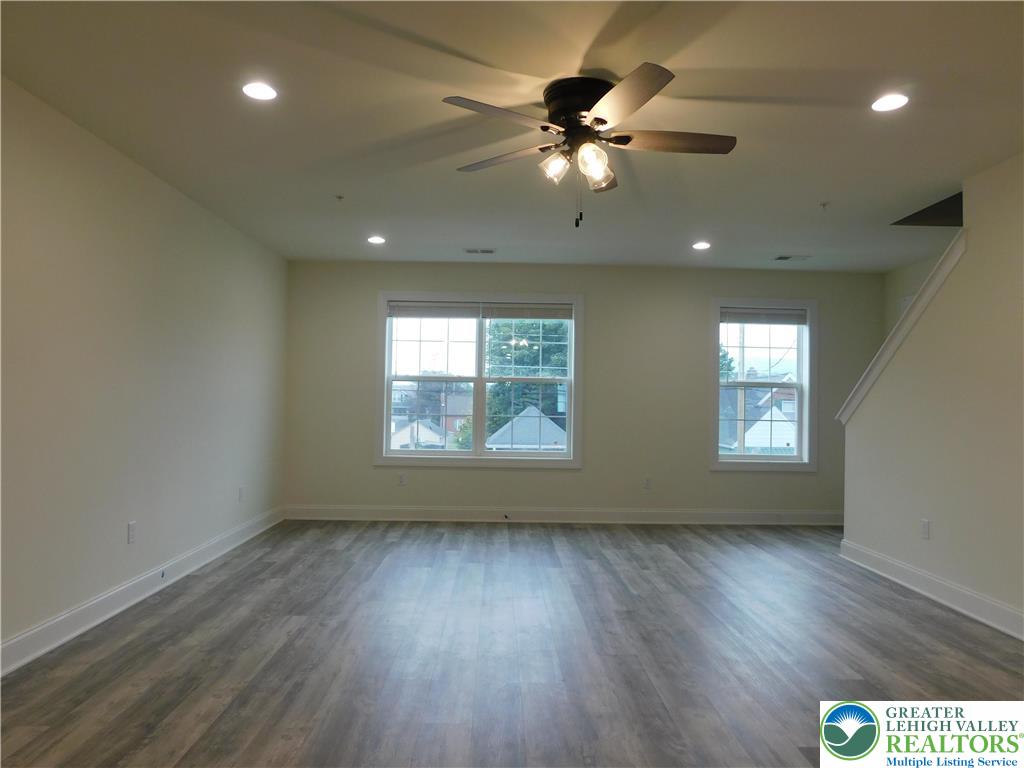 1549 Burkhardt Street C Property Photo 17