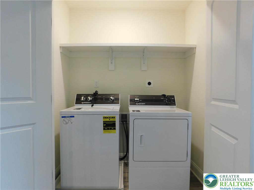 1549 Burkhardt Street C Property Photo 29