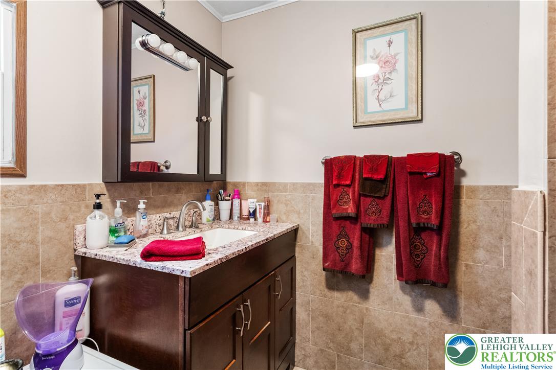 1 Woodsdale Property Photo 37