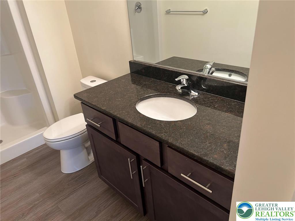 512 Penn Street 2 Property Photo 9
