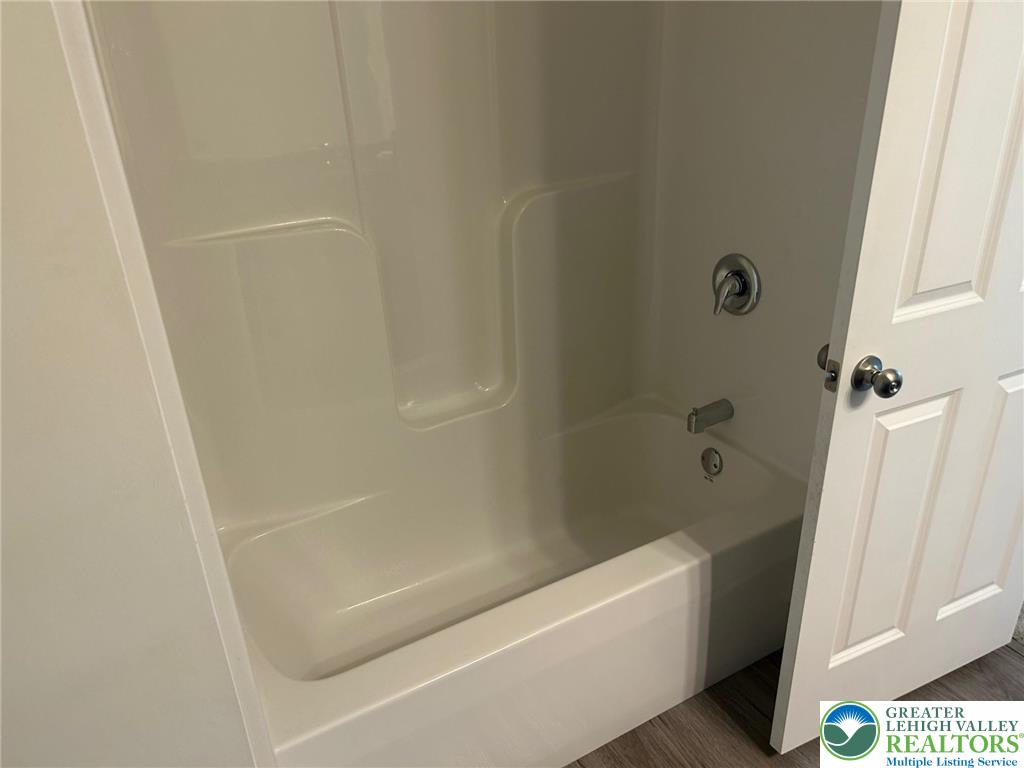 512 Penn Street 2 Property Photo 14