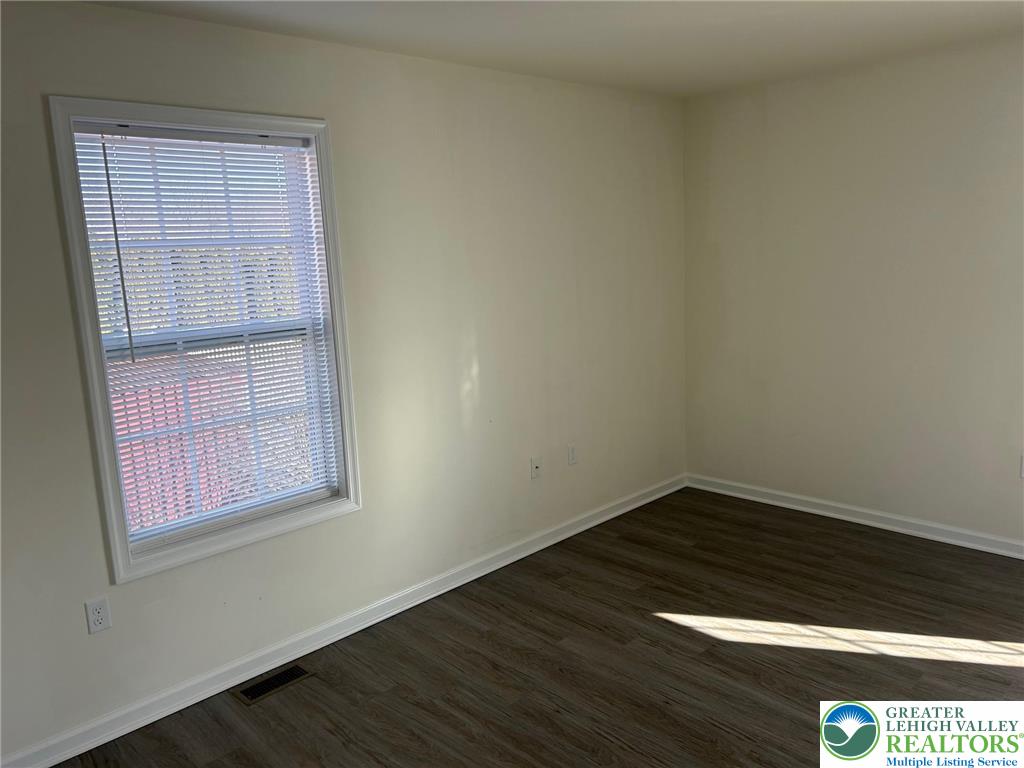 512 Penn Street 2 Property Photo 20