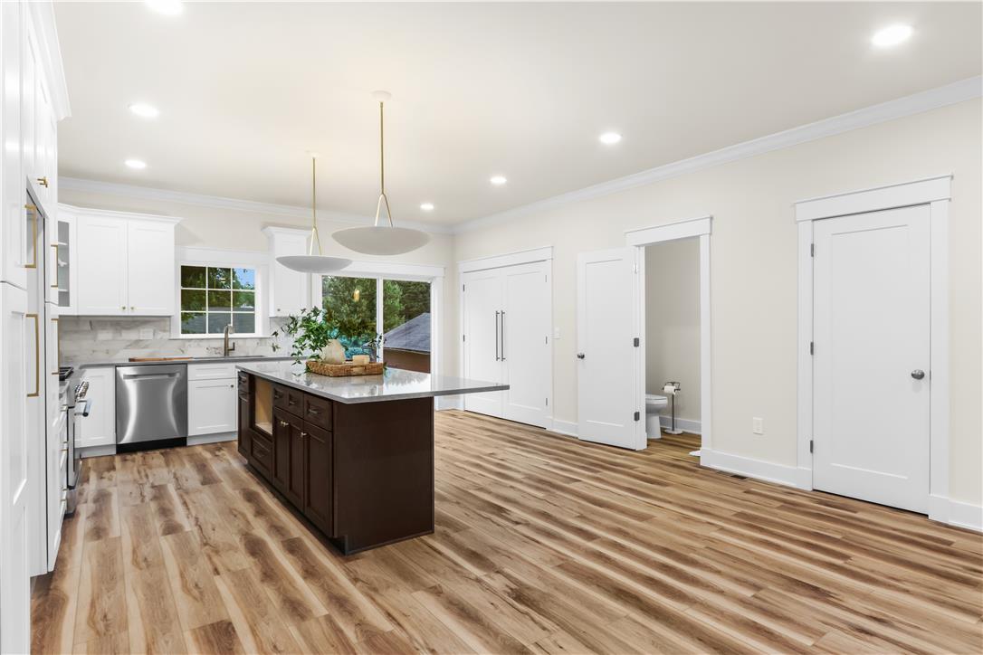 1608 Elliott Avenue Property Photo 11