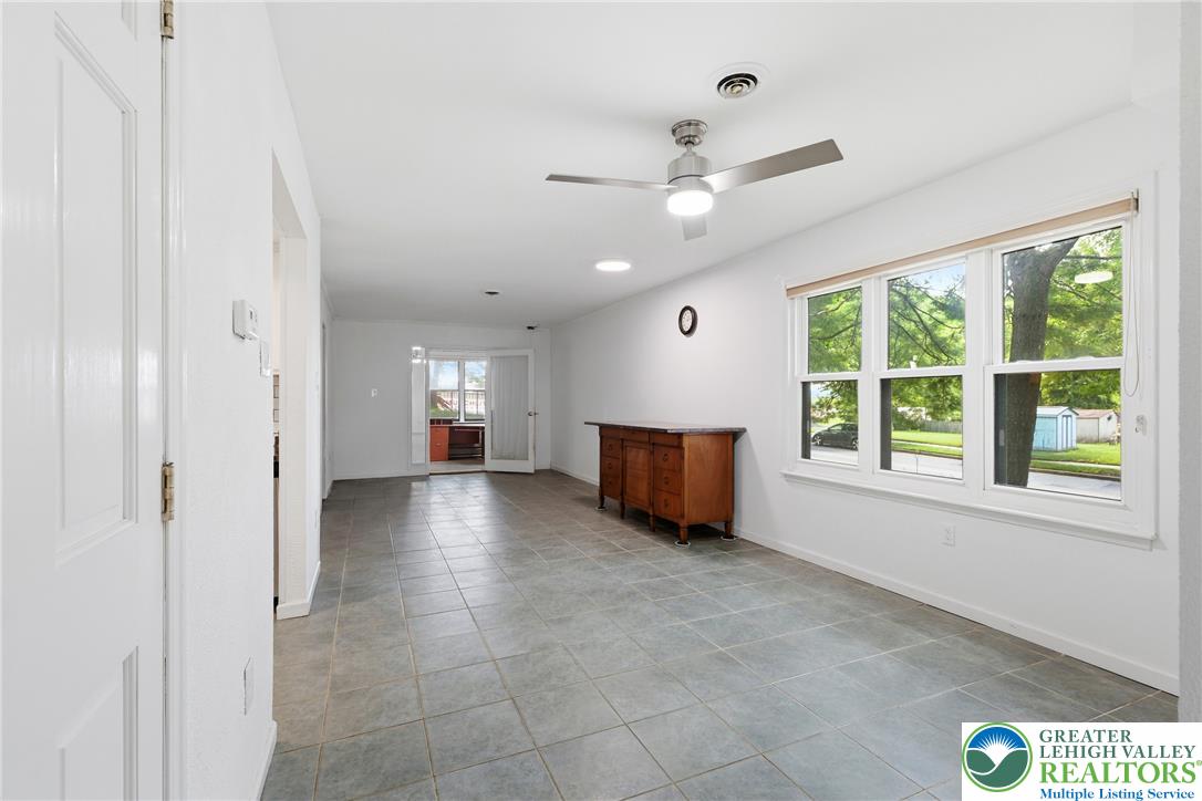 1701 Saratoga Court Property Photo 11