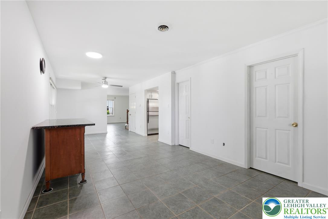 1701 Saratoga Court Property Photo 12