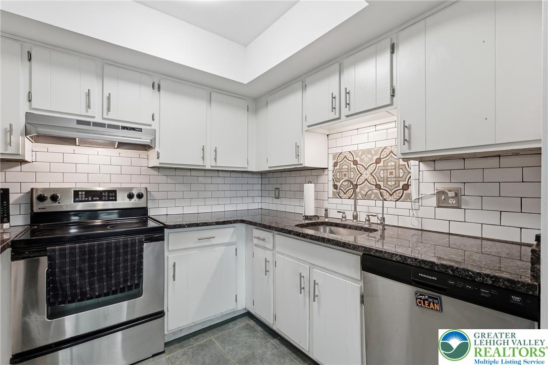 1701 Saratoga Court Property Photo 14