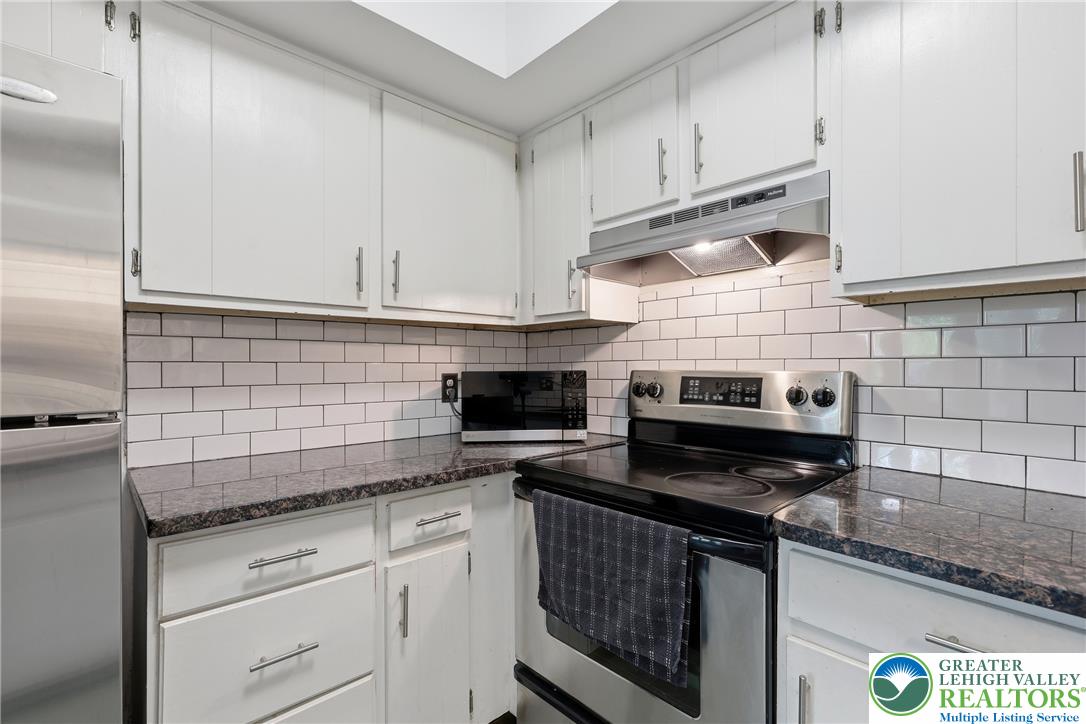 1701 Saratoga Court Property Photo 15
