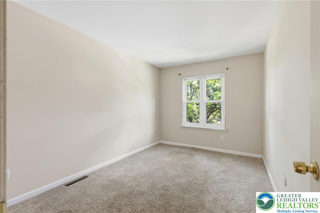 1701 Saratoga Court Property Photo 22