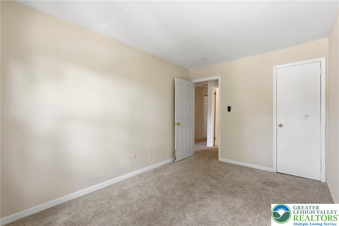 1701 Saratoga Court Property Photo 23