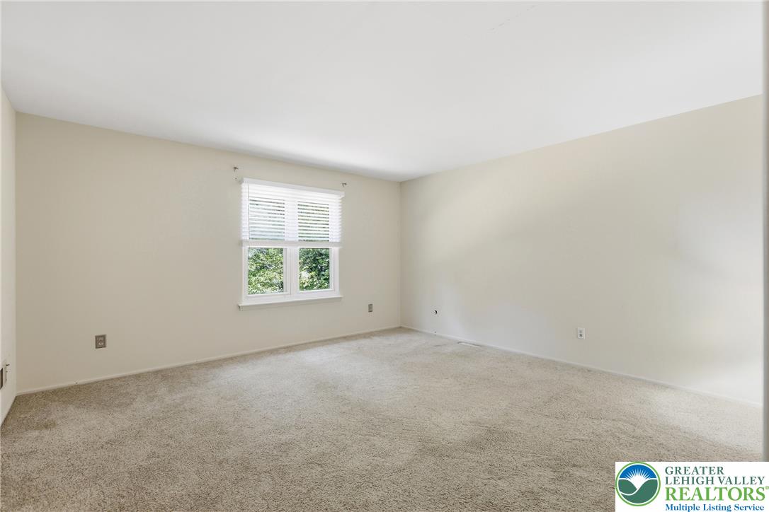 1701 Saratoga Court Property Photo 27