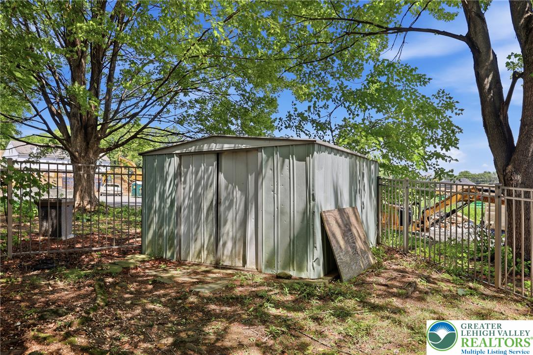 1701 Saratoga Court Property Photo 35