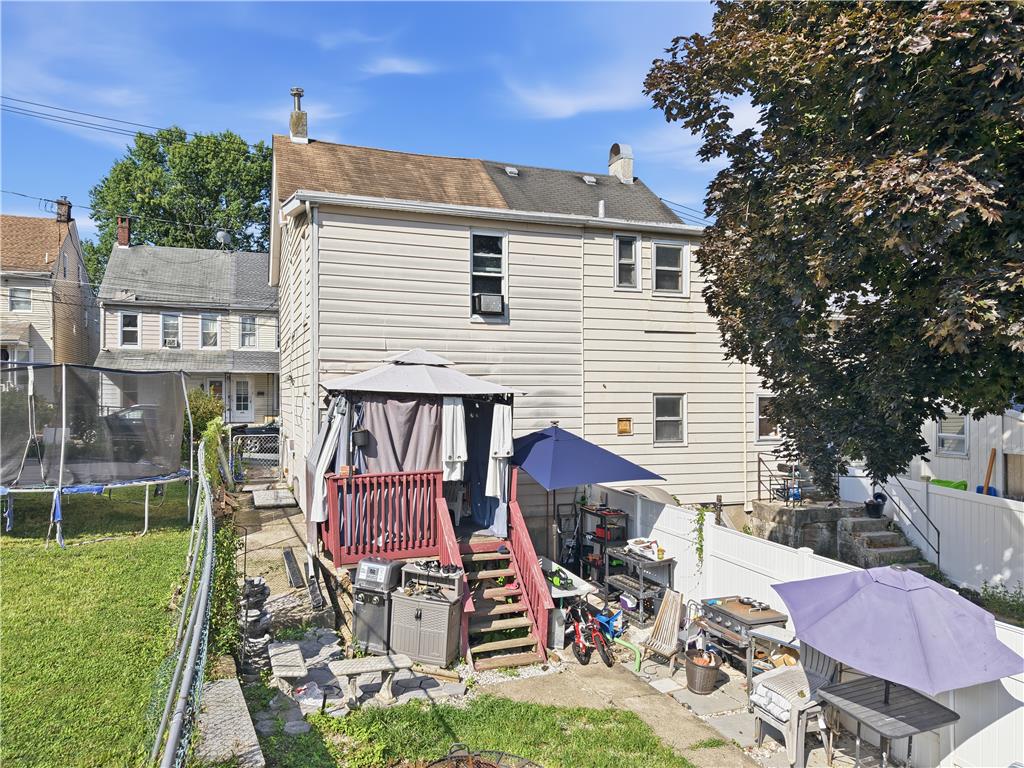 541 S Benner Avenue Property Photo 23