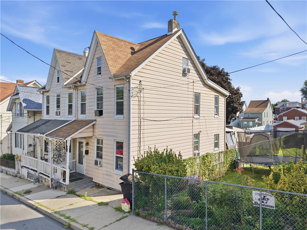 541 S Benner Avenue Property Photo 27