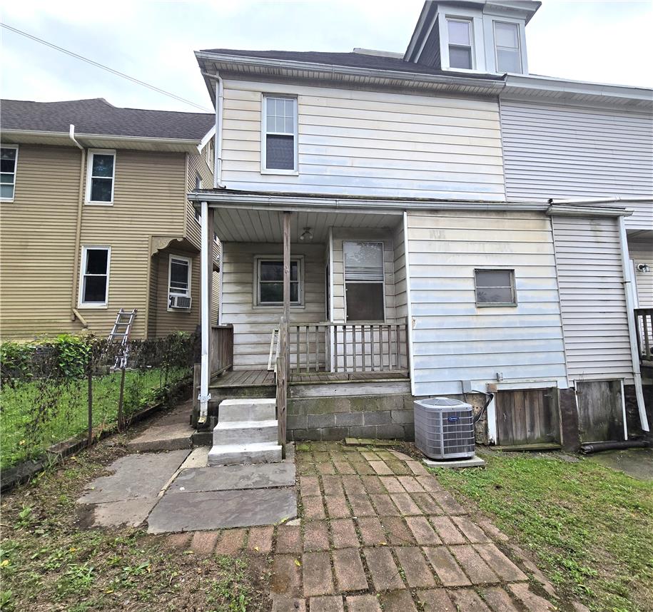 1215 Bushkill Street Property Photo 2