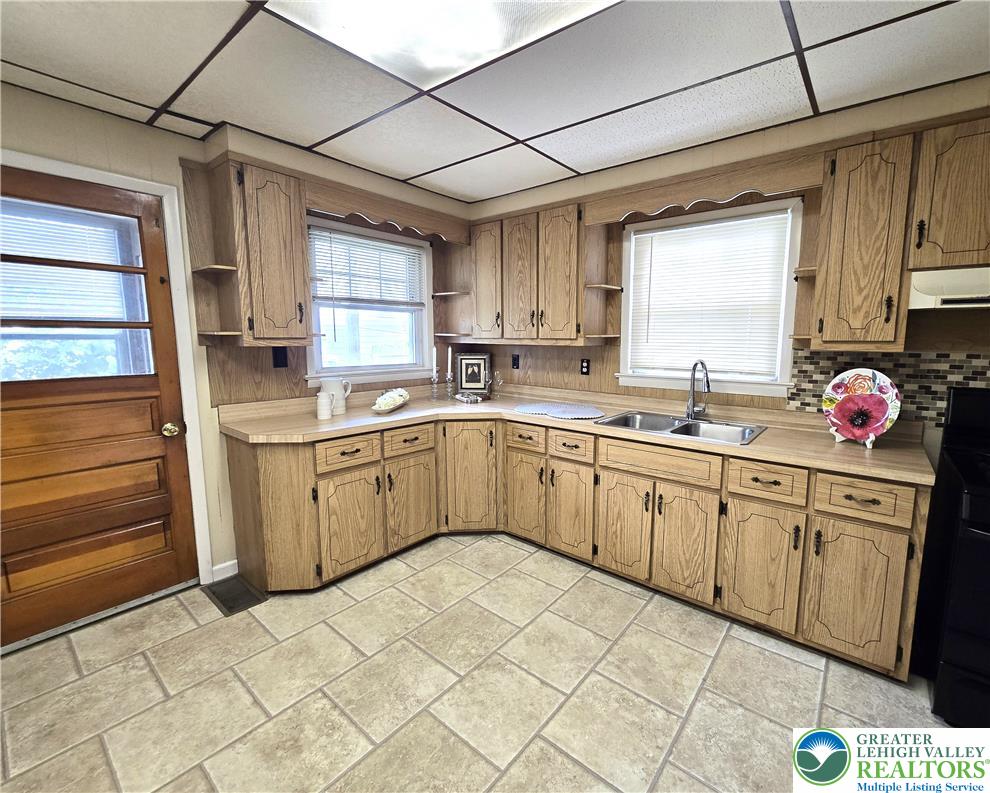 1215 Bushkill Street Property Photo 6