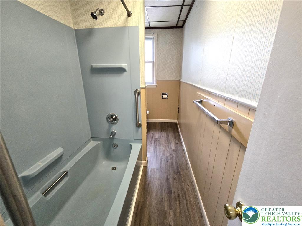 1215 Bushkill Street Property Photo 14