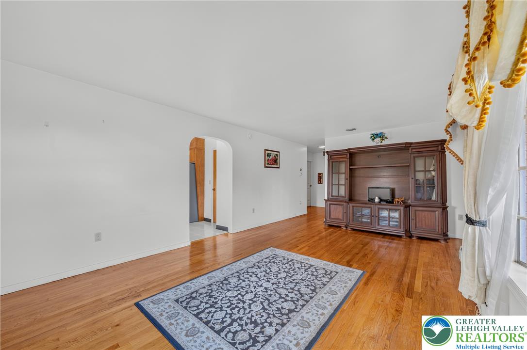 2404 South Street Property Photo 14