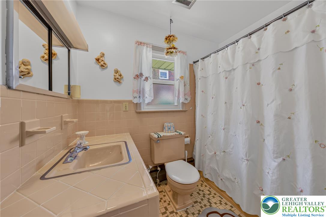 2404 South Street Property Photo 28