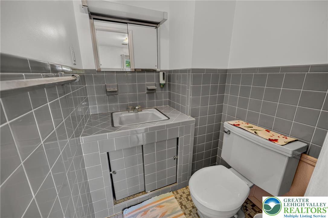 2404 South Street Property Photo 35
