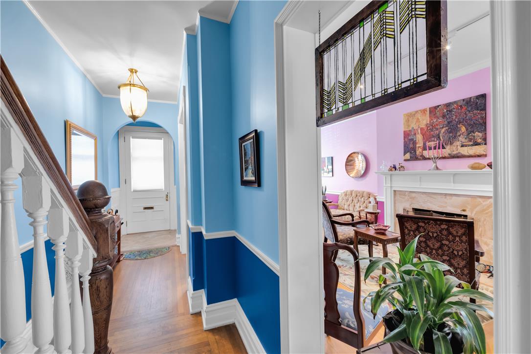 131 East Wall Street Property Photo 4