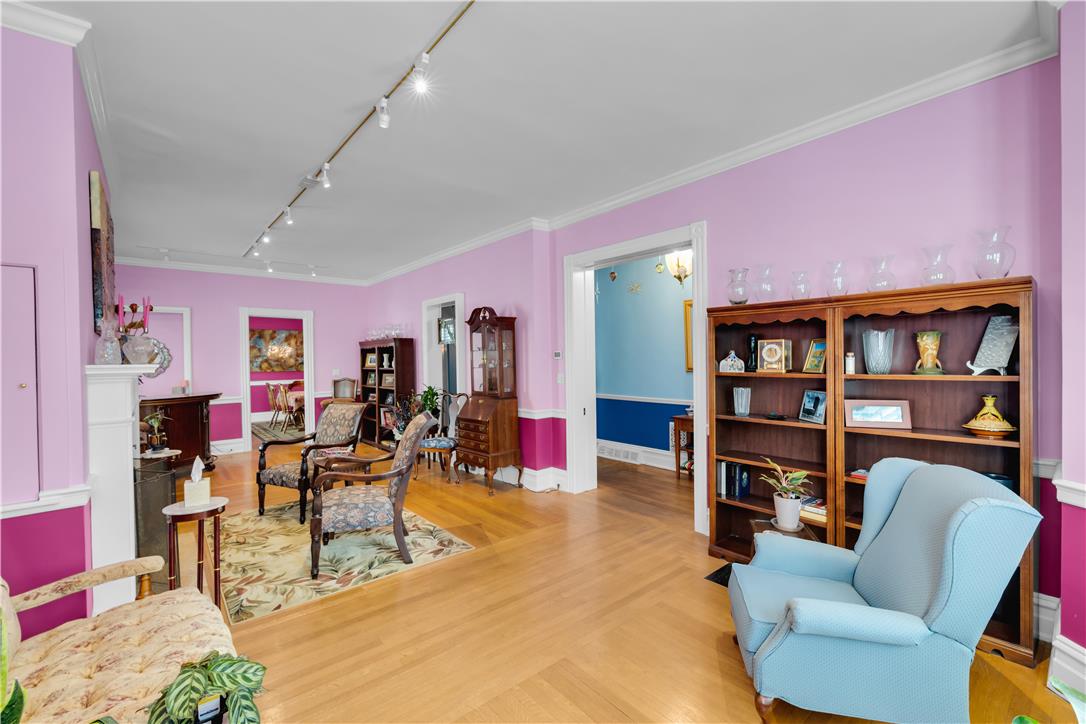 131 East Wall Street Property Photo 6